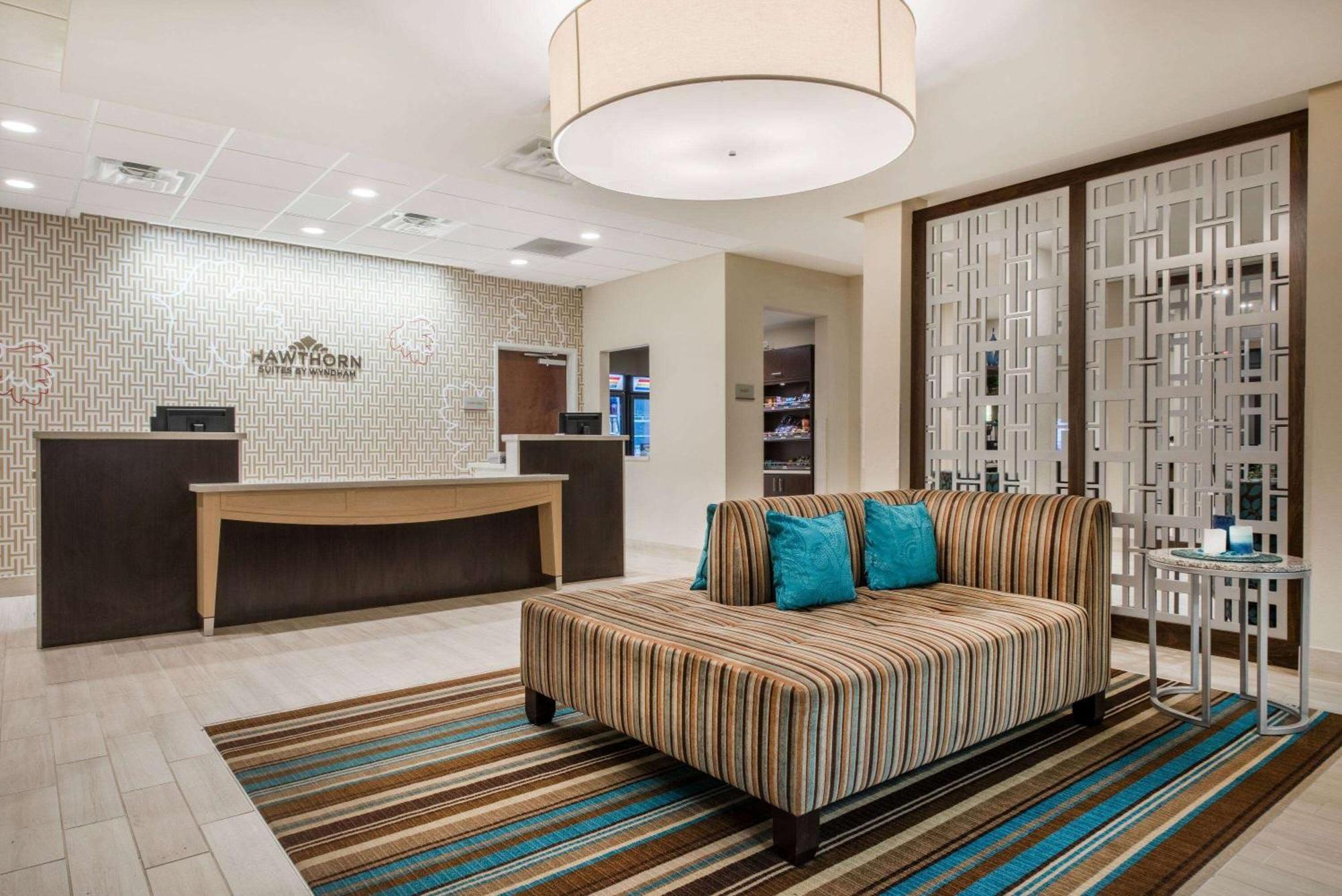 Hawthorn Suites By Wyndham Bridgeport Buitenkant foto